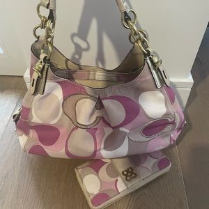 Cute spring coach bag and wallet. Excellent condition